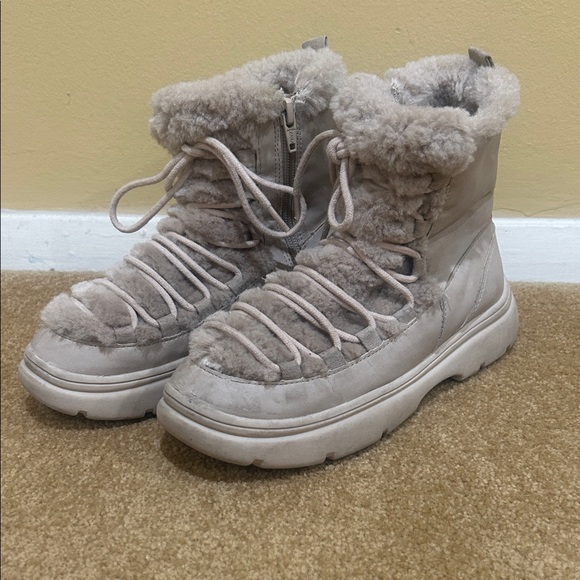 Kids Shearling Lined Boots - Picture 1 of 9